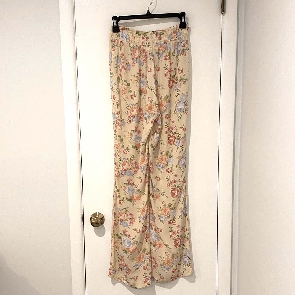 NWT WeWoreWhat Floral Smocked Flare Pants - Picture 7 of 10